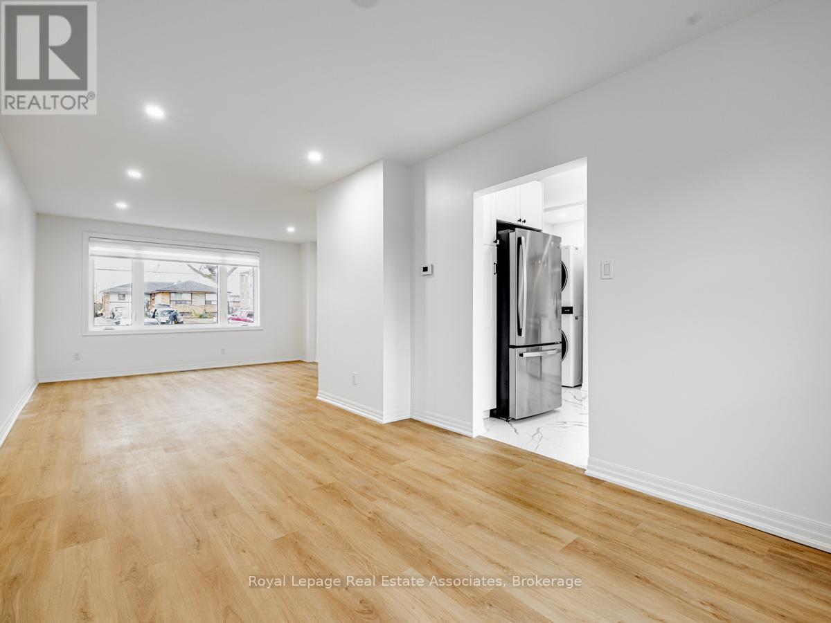Photo 6 of 14 Damask Avenue, Toronto ON