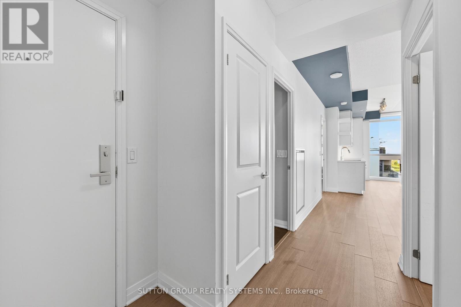Photo 10 of 815 60 Annie Craig Drive, Toronto ON