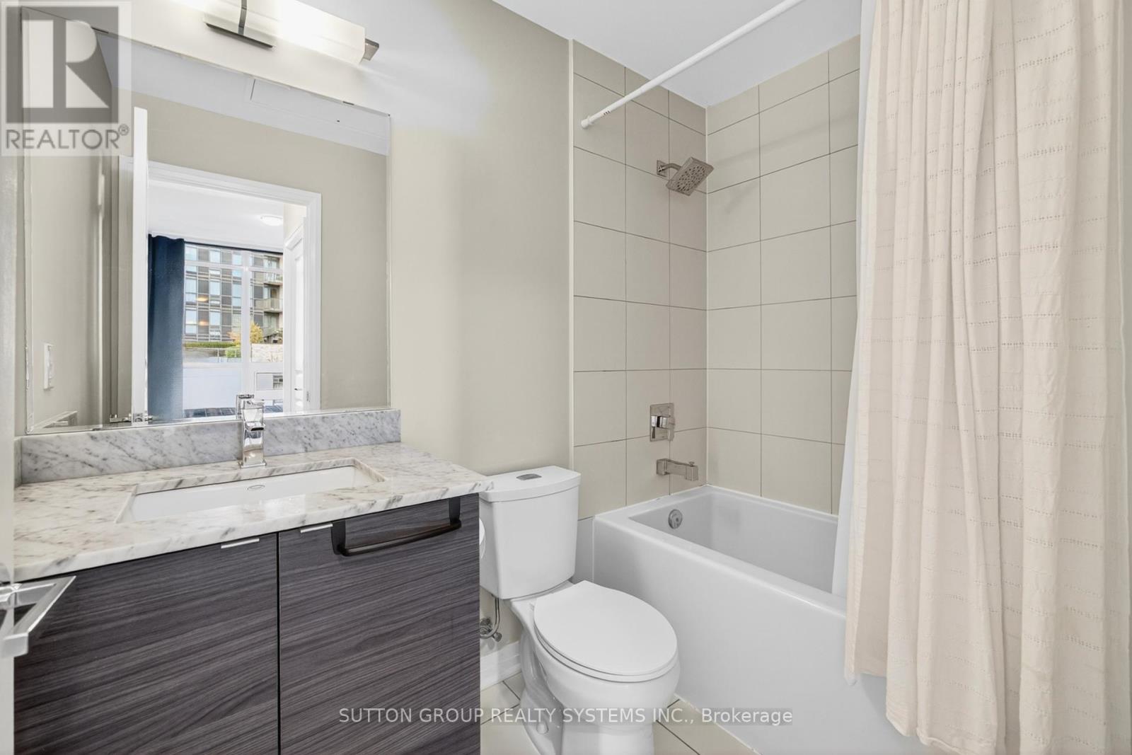 Photo 26 of 815 60 Annie Craig Drive, Toronto ON