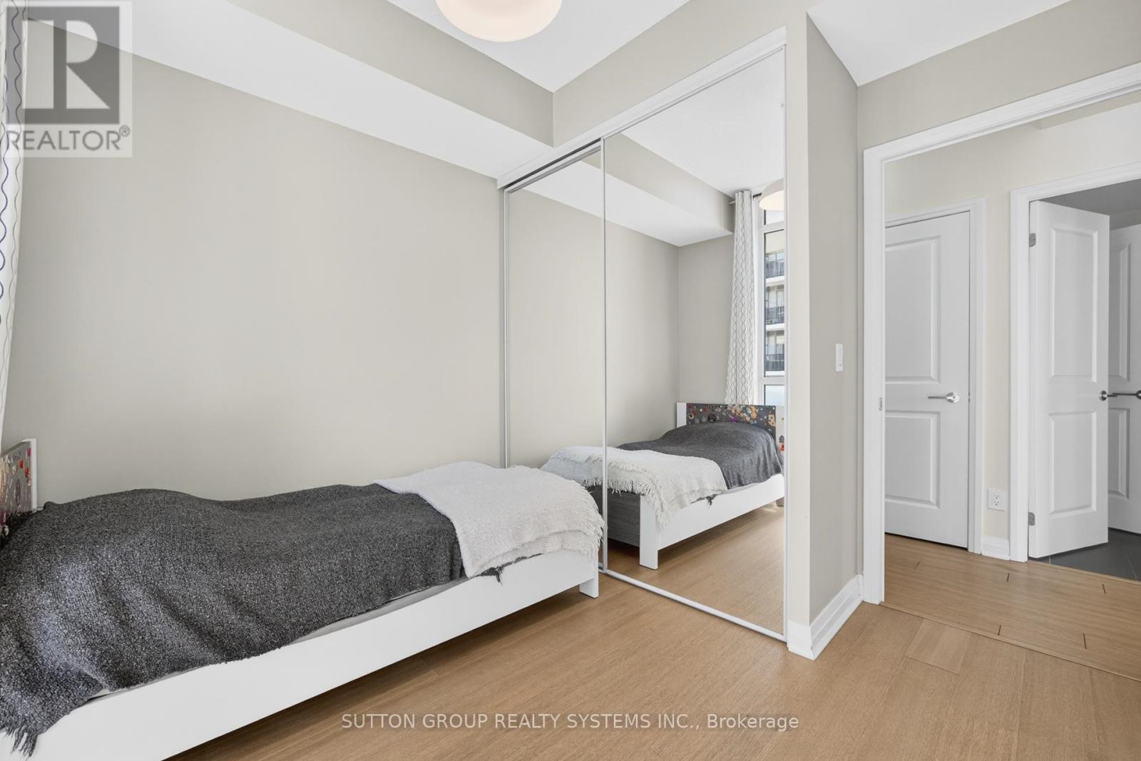 Photo 28 of 815 60 Annie Craig Drive, Toronto ON