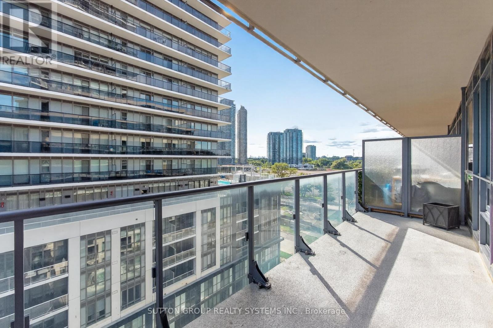 Photo 33 of 815 60 Annie Craig Drive, Toronto ON