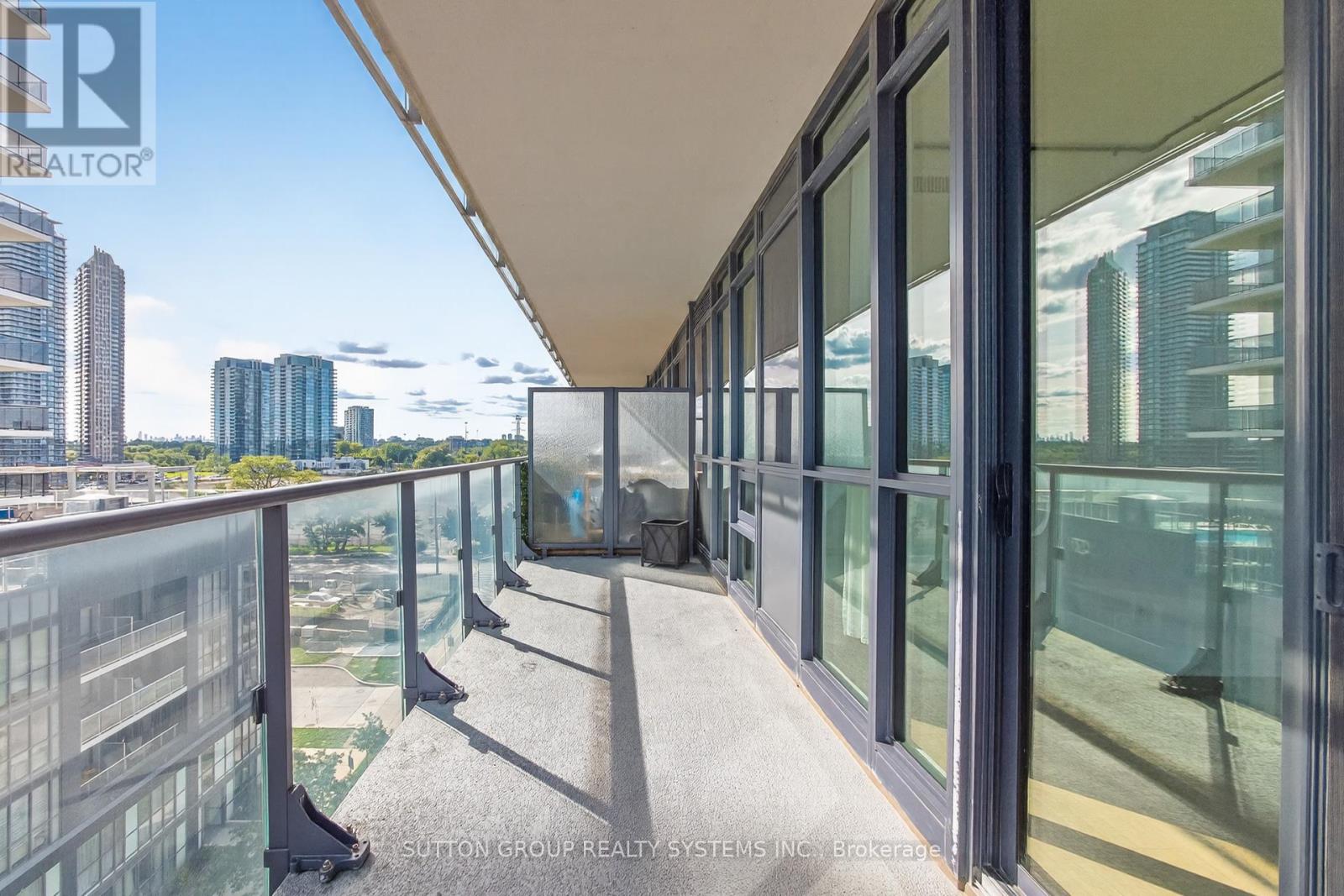 Photo 34 of 815 60 Annie Craig Drive, Toronto ON
