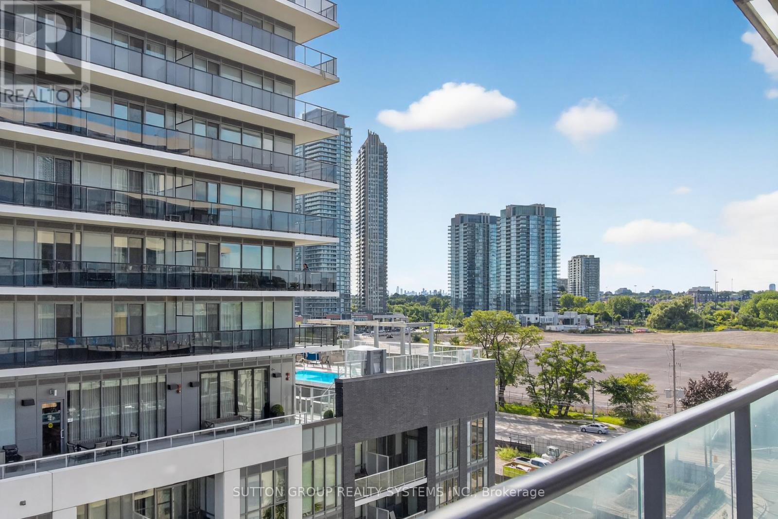 Photo 39 of 815 60 Annie Craig Drive, Toronto ON