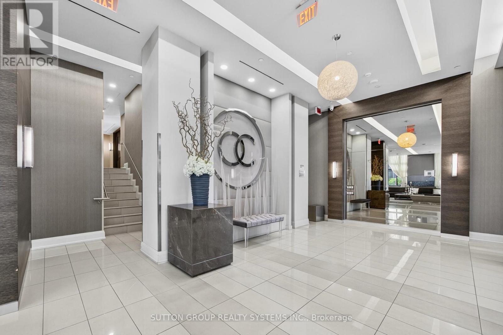 Photo 8 of 815 60 Annie Craig Drive, Toronto ON