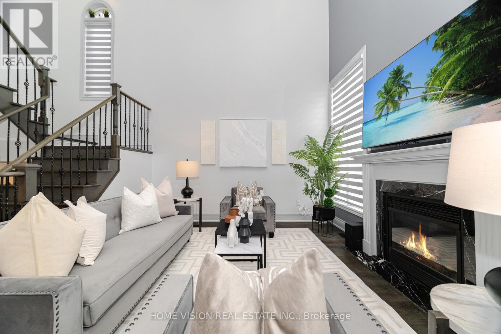 Photo 17 of 6560 Western Skies Way W, Mississauga ON
