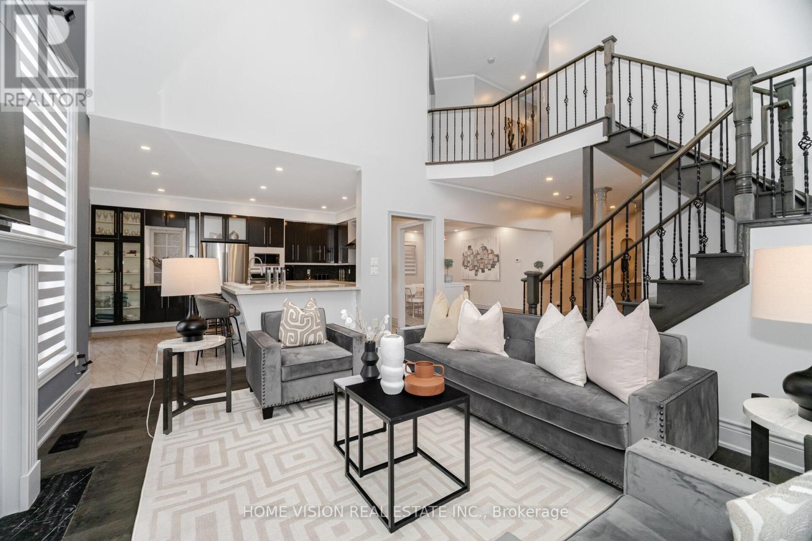 Photo 20 of 6560 Western Skies Way W, Mississauga ON