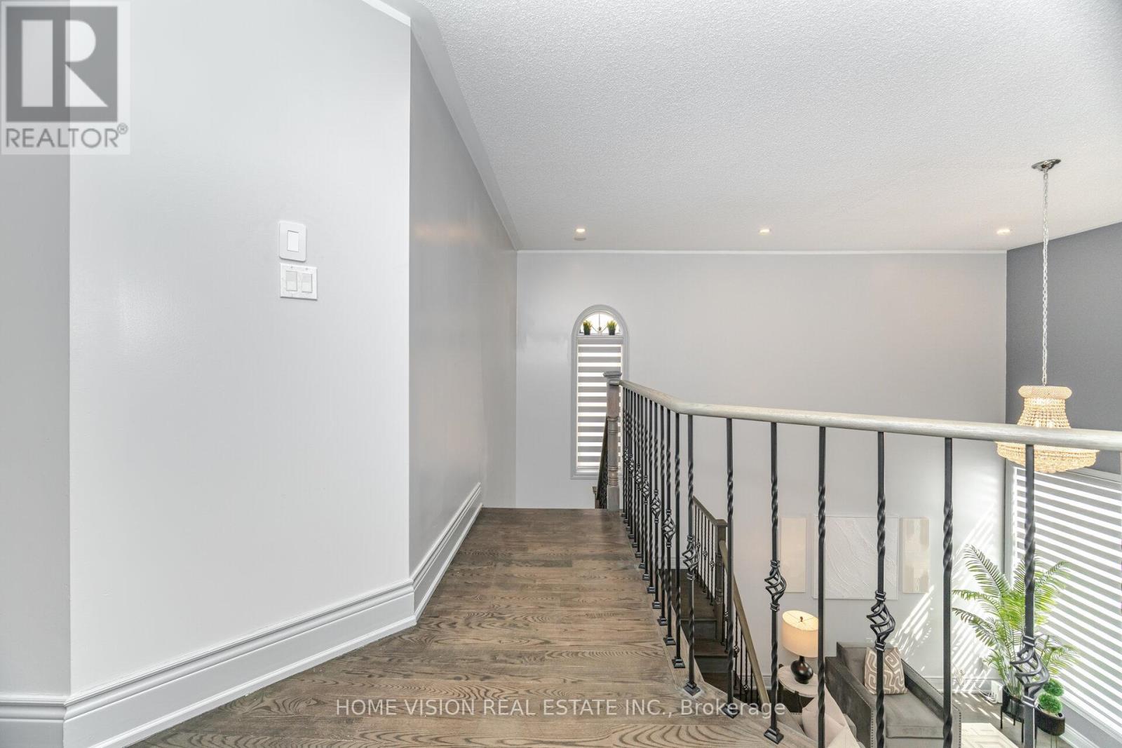 Photo 21 of 6560 Western Skies Way W, Mississauga ON