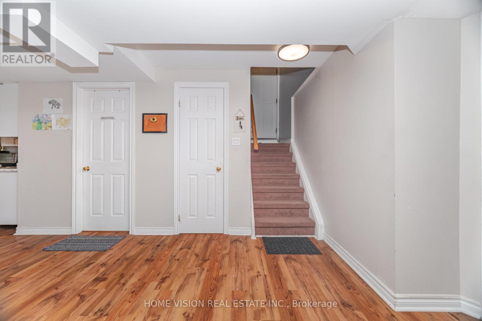 Photo 37 of 6560 Western Skies Way W, Mississauga ON