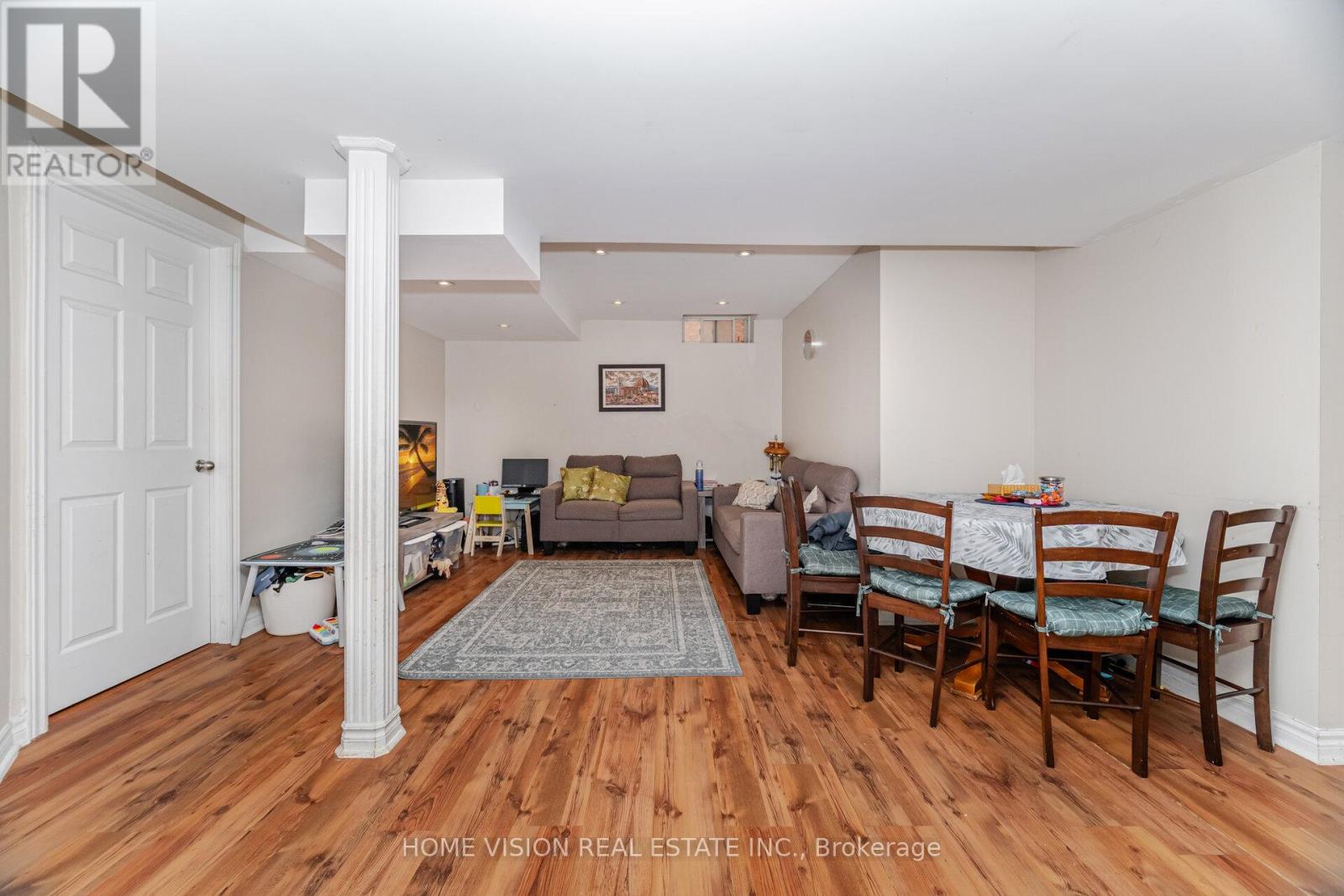 Photo 39 of 6560 Western Skies Way W, Mississauga ON