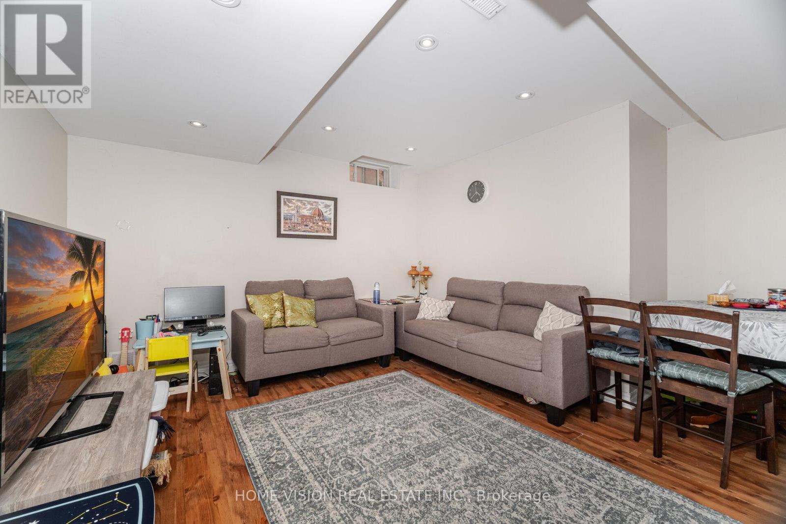 Photo 40 of 6560 Western Skies Way W, Mississauga ON