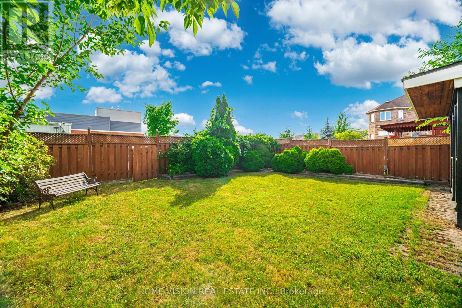 Photo 44 of 6560 Western Skies Way W, Mississauga ON