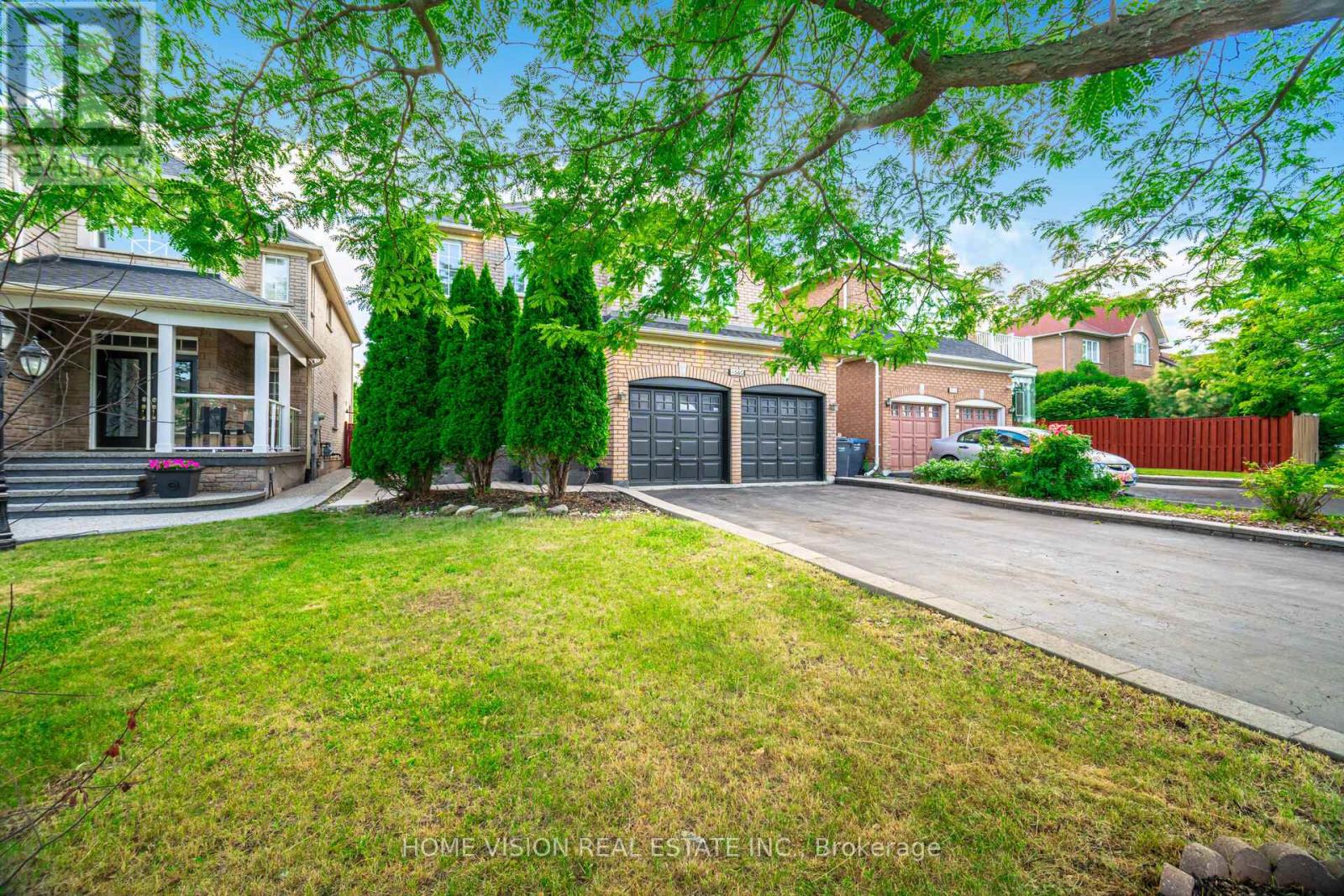 Photo 46 of 6560 Western Skies Way W, Mississauga ON