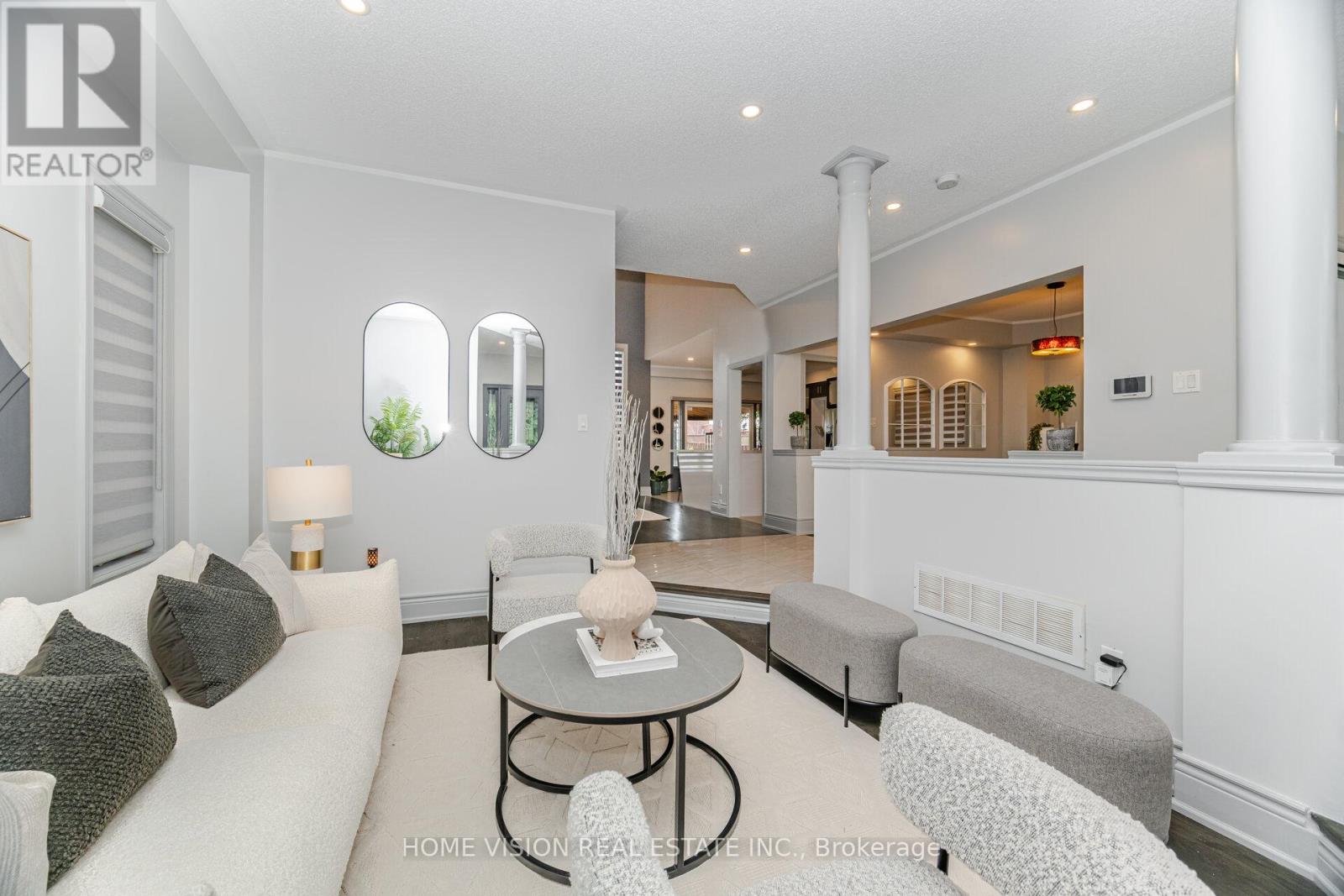 Photo 6 of 6560 Western Skies Way W, Mississauga ON