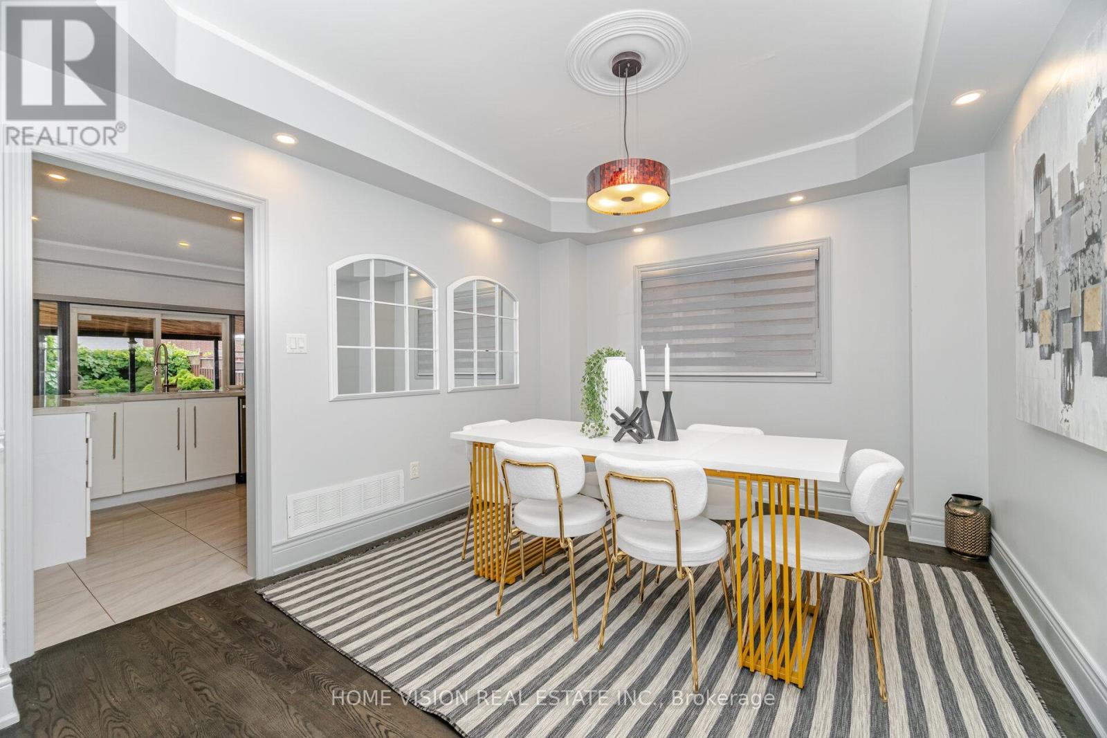 Photo 9 of 6560 Western Skies Way W, Mississauga ON