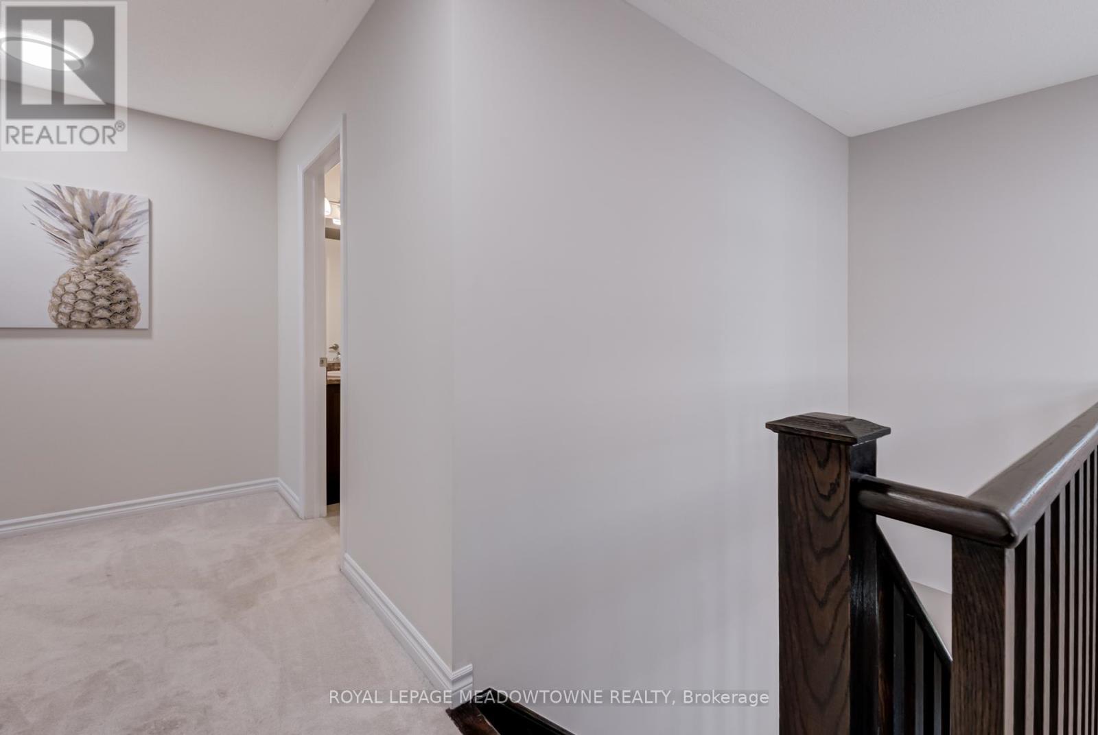 Photo 22 of 43 Ridgegate Crescent, Halton Hills ON