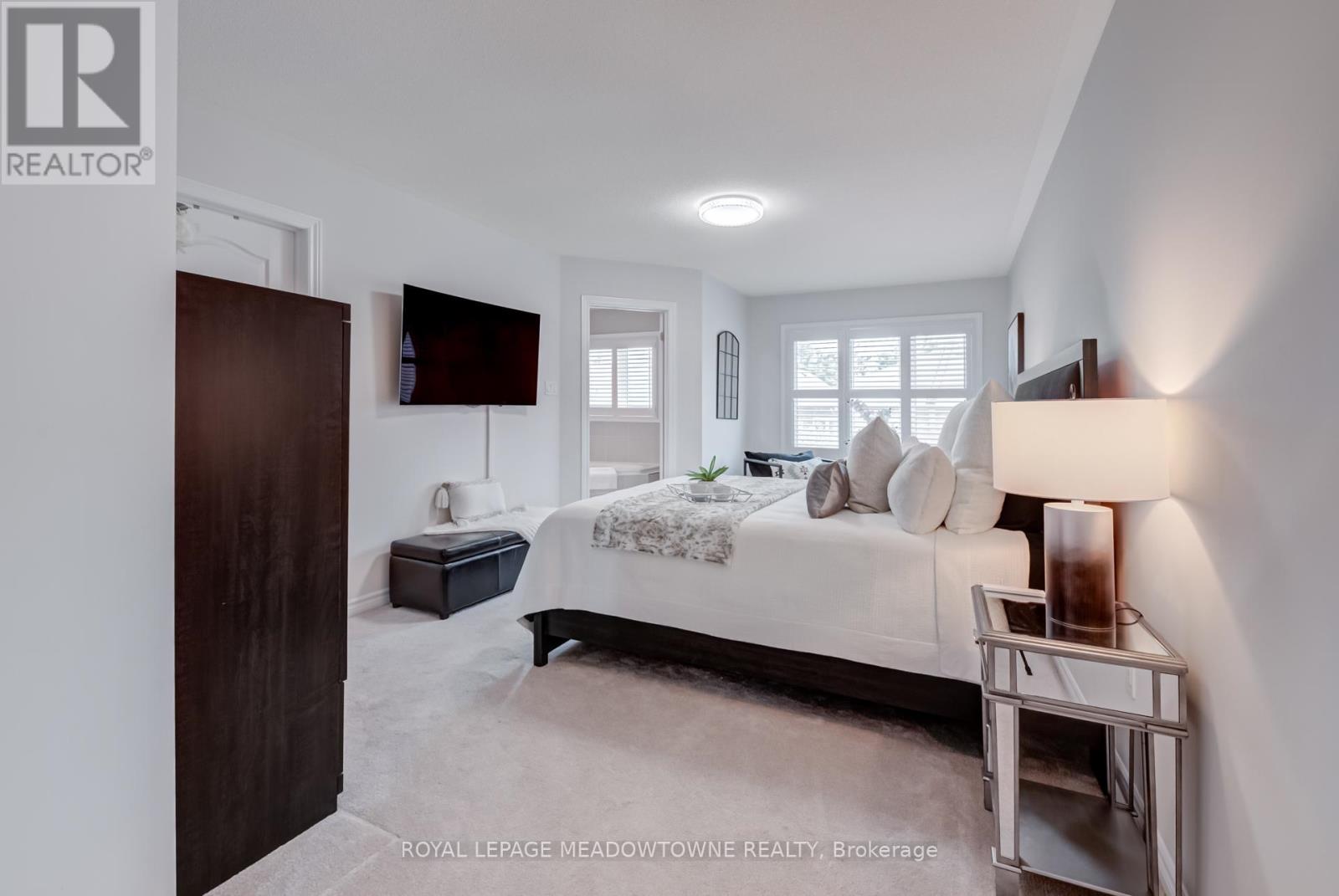 Photo 23 of 43 Ridgegate Crescent, Halton Hills ON
