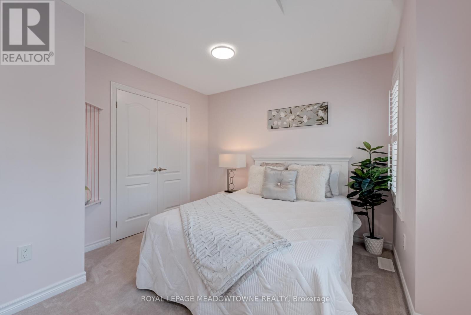 Photo 32 of 43 Ridgegate Crescent, Halton Hills ON