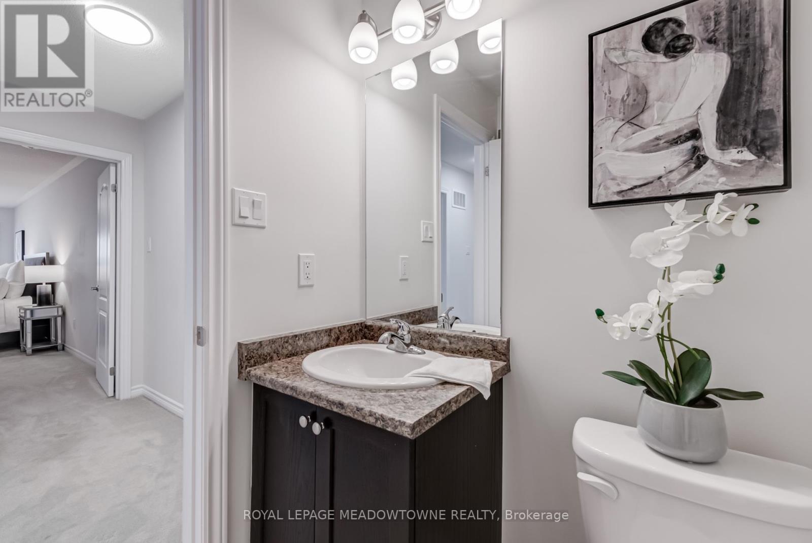 Photo 35 of 43 Ridgegate Crescent, Halton Hills ON