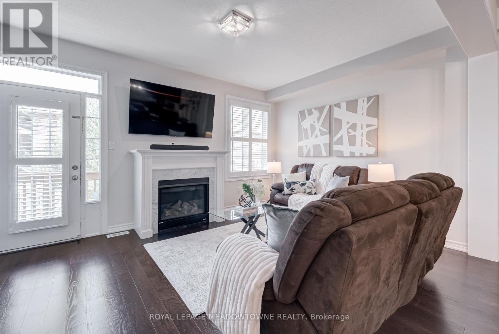 Photo 5 of 43 Ridgegate Crescent, Halton Hills ON