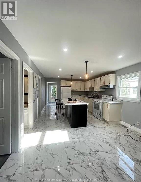 Photo 10 of 2662 Meldrum, Windsor ON