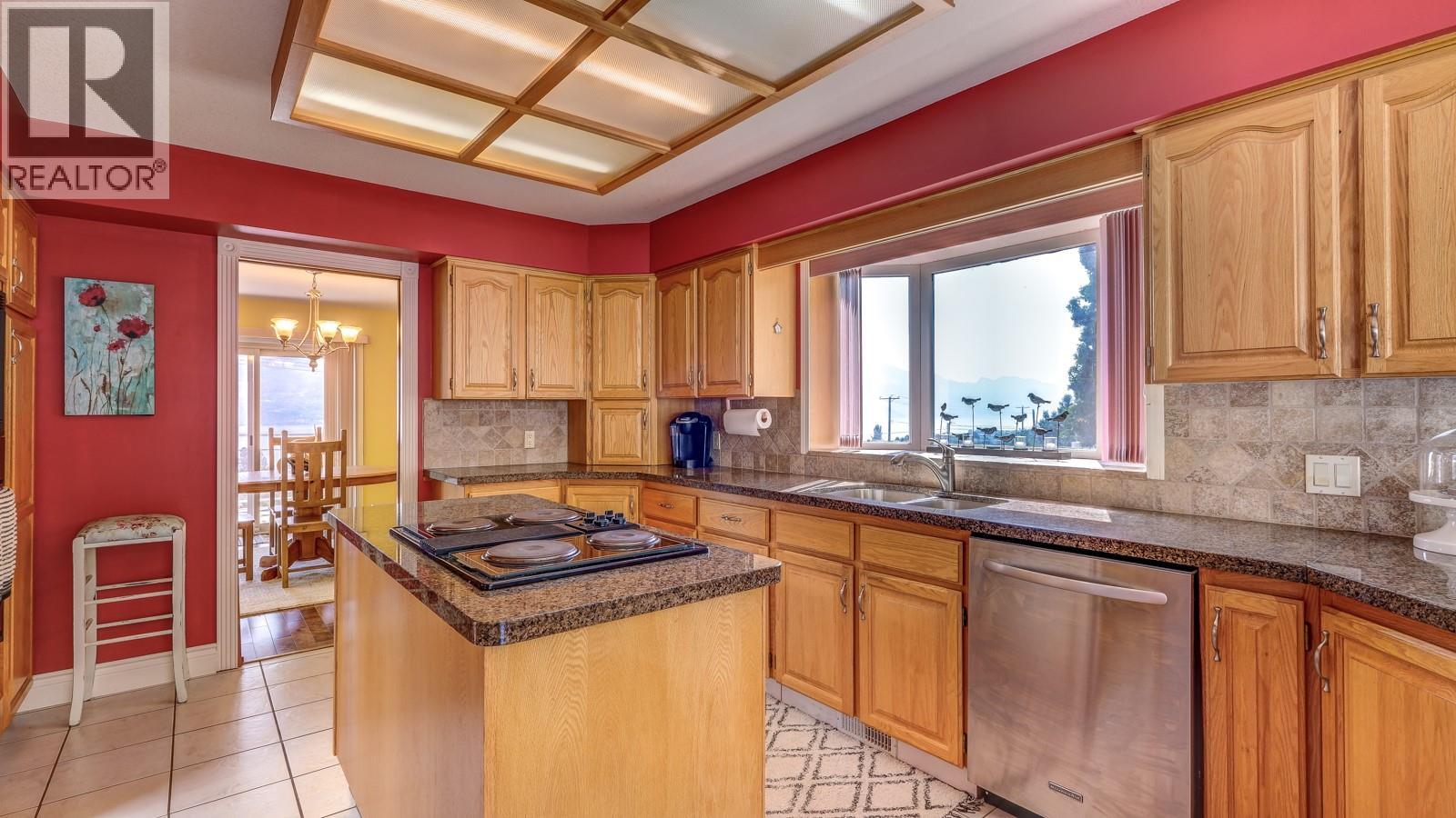  1115 Gregory Road, West Kelowna