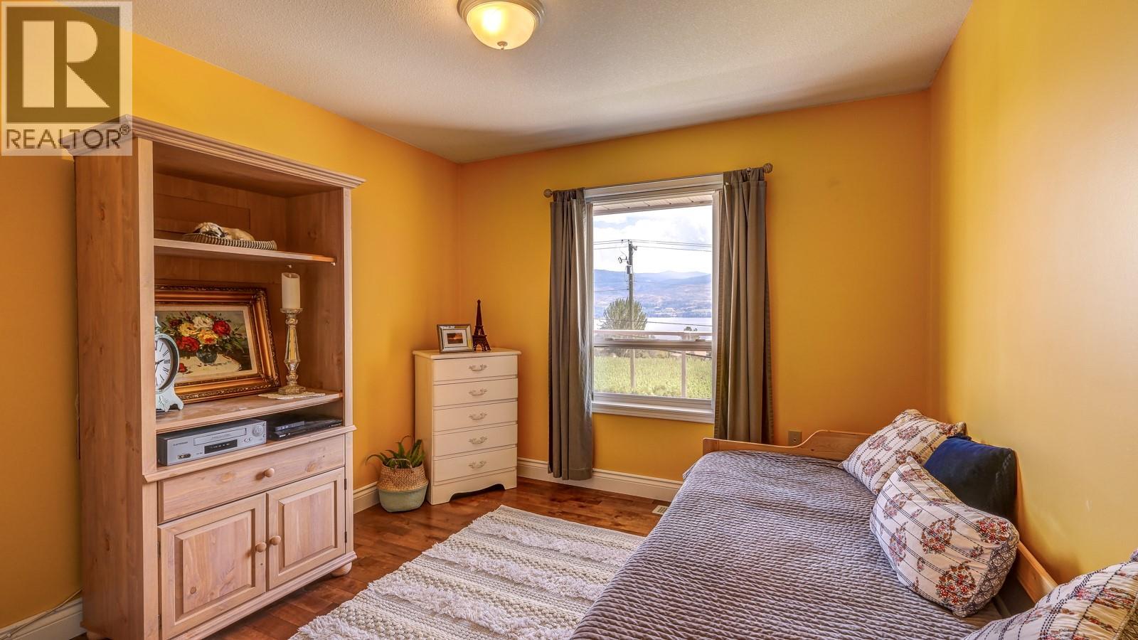  1115 Gregory Road, West Kelowna