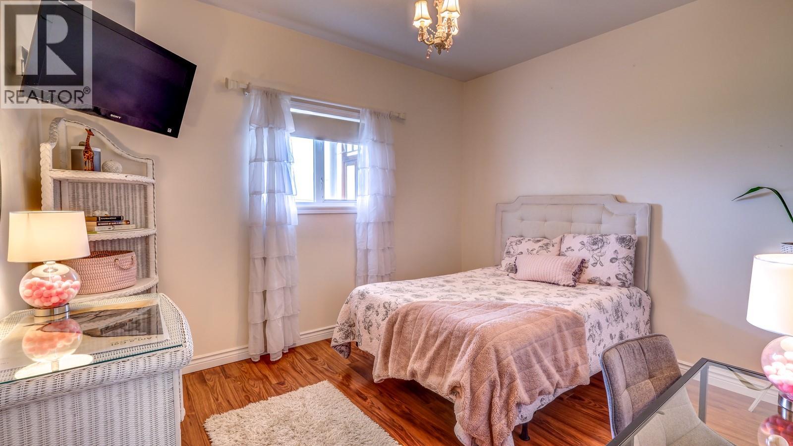  1115 Gregory Road, West Kelowna