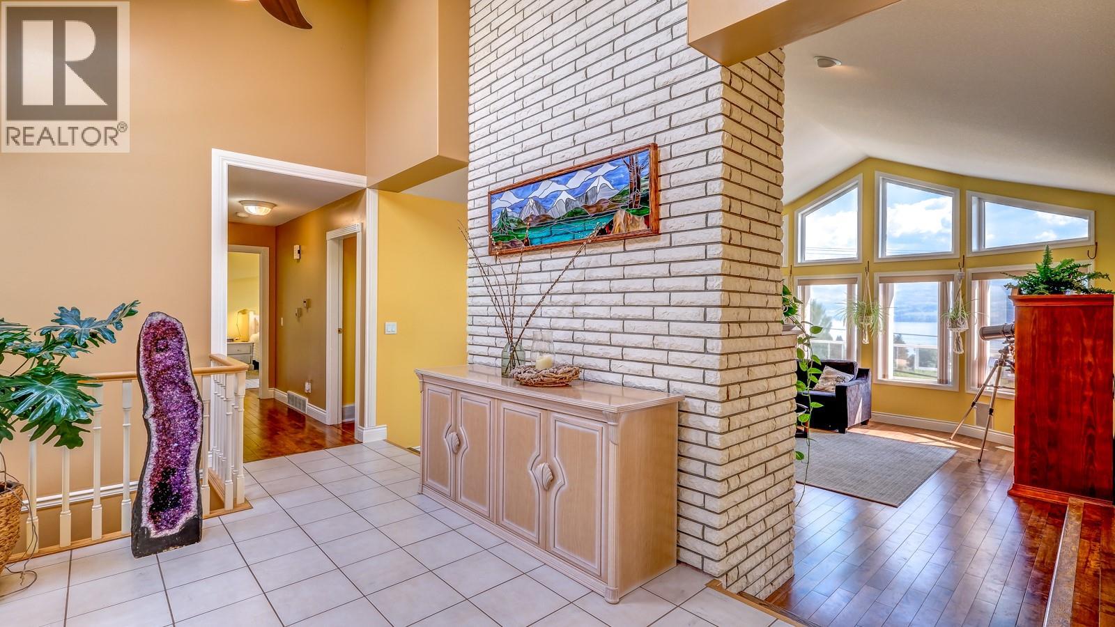  1115 Gregory Road, West Kelowna