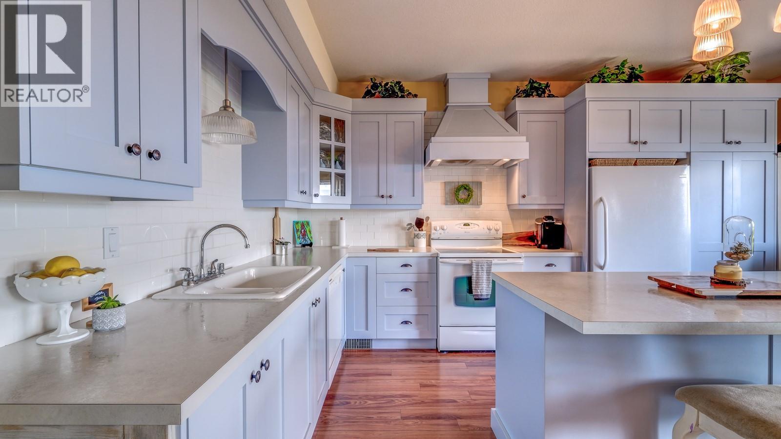  1115 Gregory Road, West Kelowna