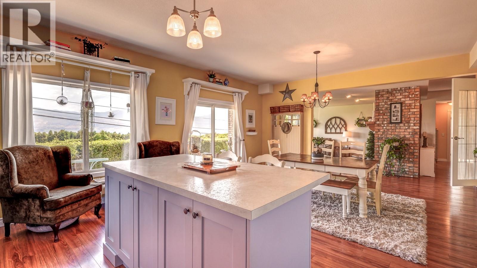 1115 Gregory Road, West Kelowna