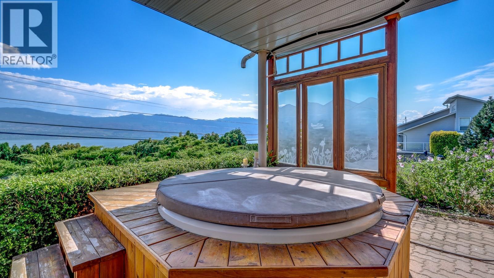  1115 Gregory Road, West Kelowna