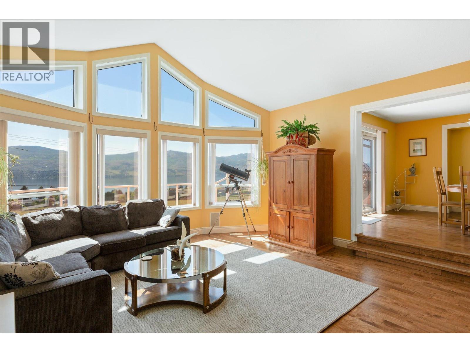  1115 Gregory Road, West Kelowna