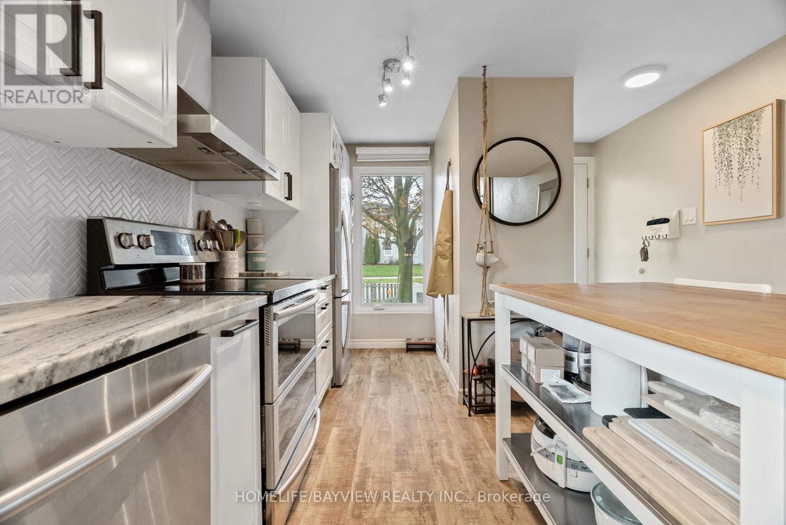 Photo 2 of 333 Preston Parkway, Cambridge ON