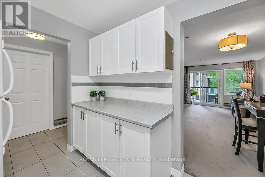 Photo 11 of 204 6 Niagara Street, Grimsby ON