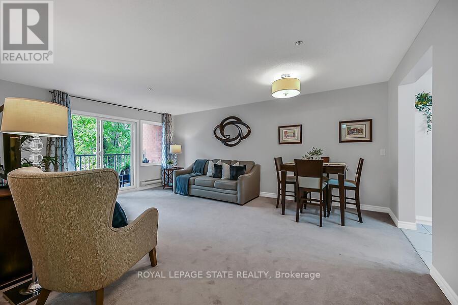 Photo 2 of 204 6 Niagara Street, Grimsby ON