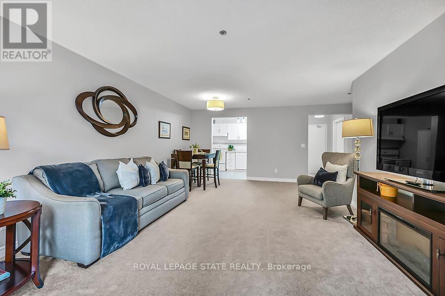 Photo 3 of 204 6 Niagara Street, Grimsby ON