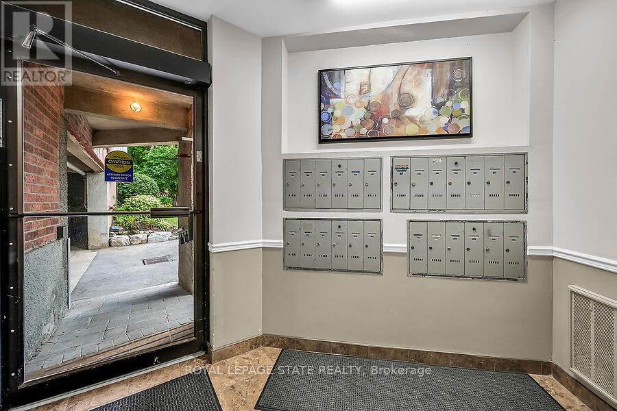 Photo 34 of 204 6 Niagara Street, Grimsby ON