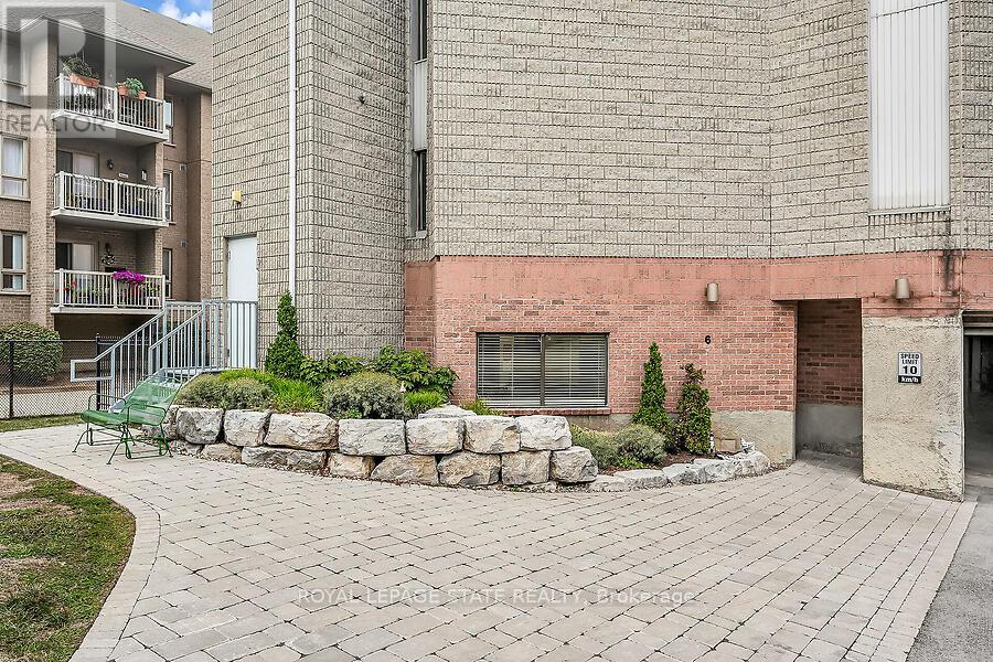 Photo 37 of 204 6 Niagara Street, Grimsby ON