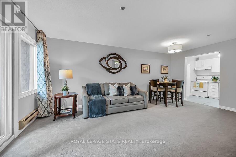 Photo 4 of 204 6 Niagara Street, Grimsby ON