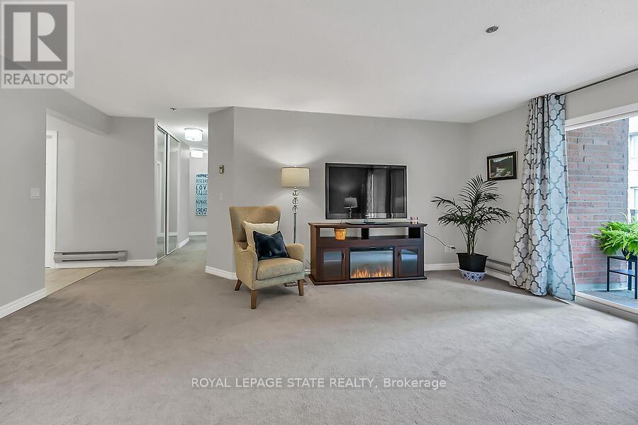 Photo 5 of 204 6 Niagara Street, Grimsby ON
