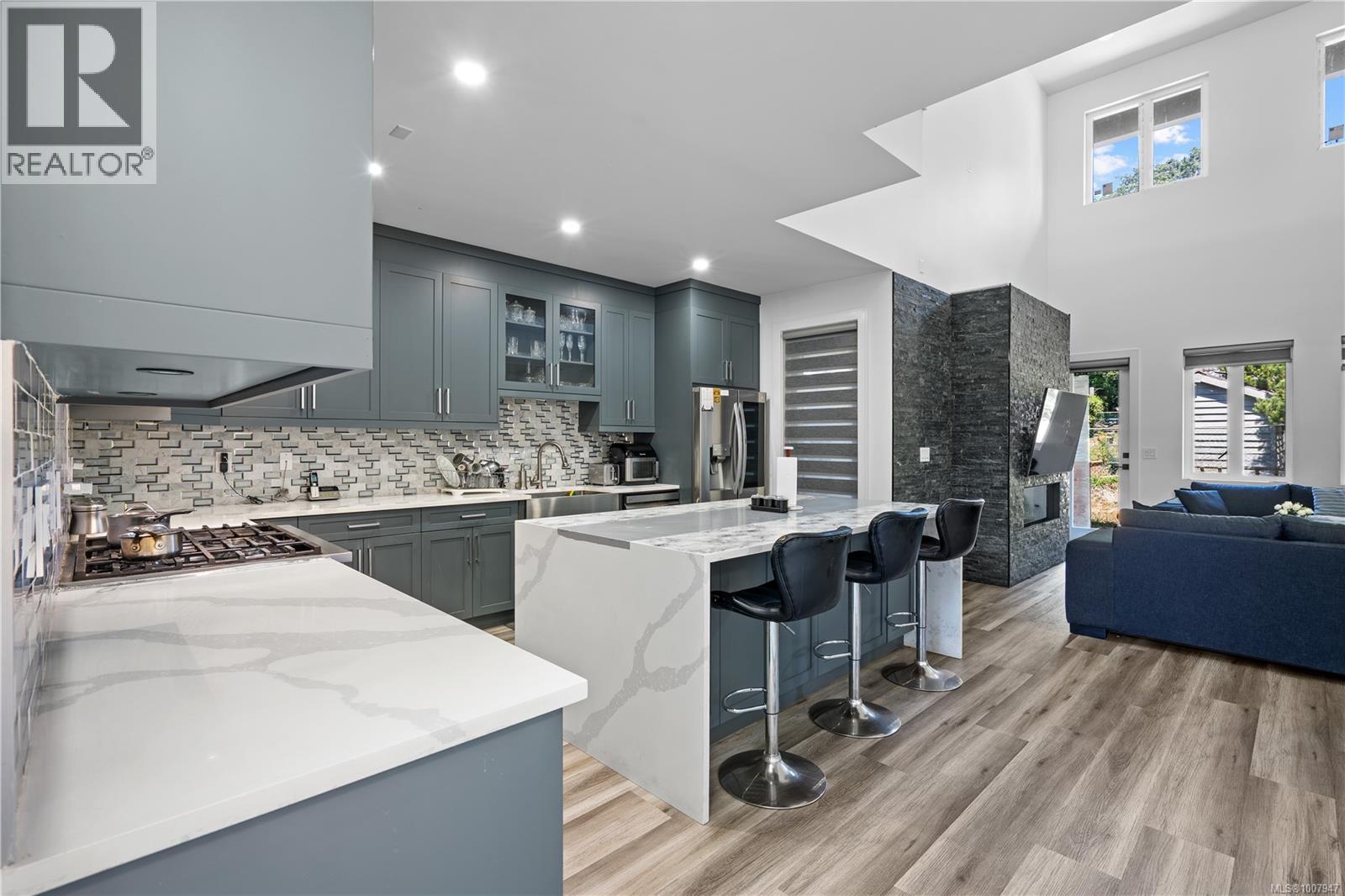Photo 15 of 146 Cadillac Ave, Saanich BC