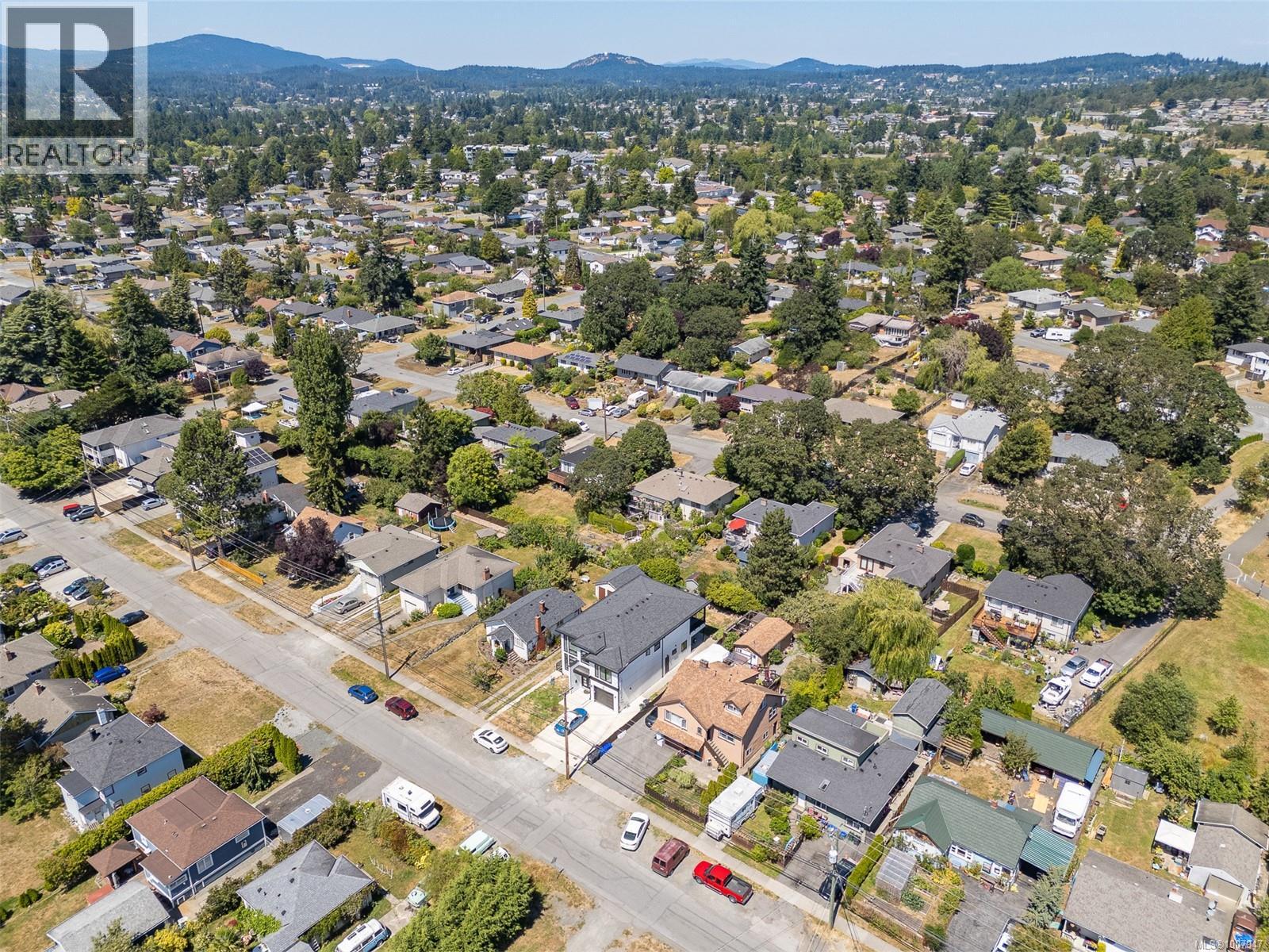 Photo 59 of 146 Cadillac Ave, Saanich BC