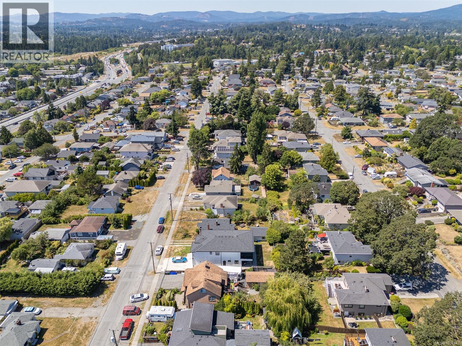 Photo 58 of 146 Cadillac Ave, Saanich BC