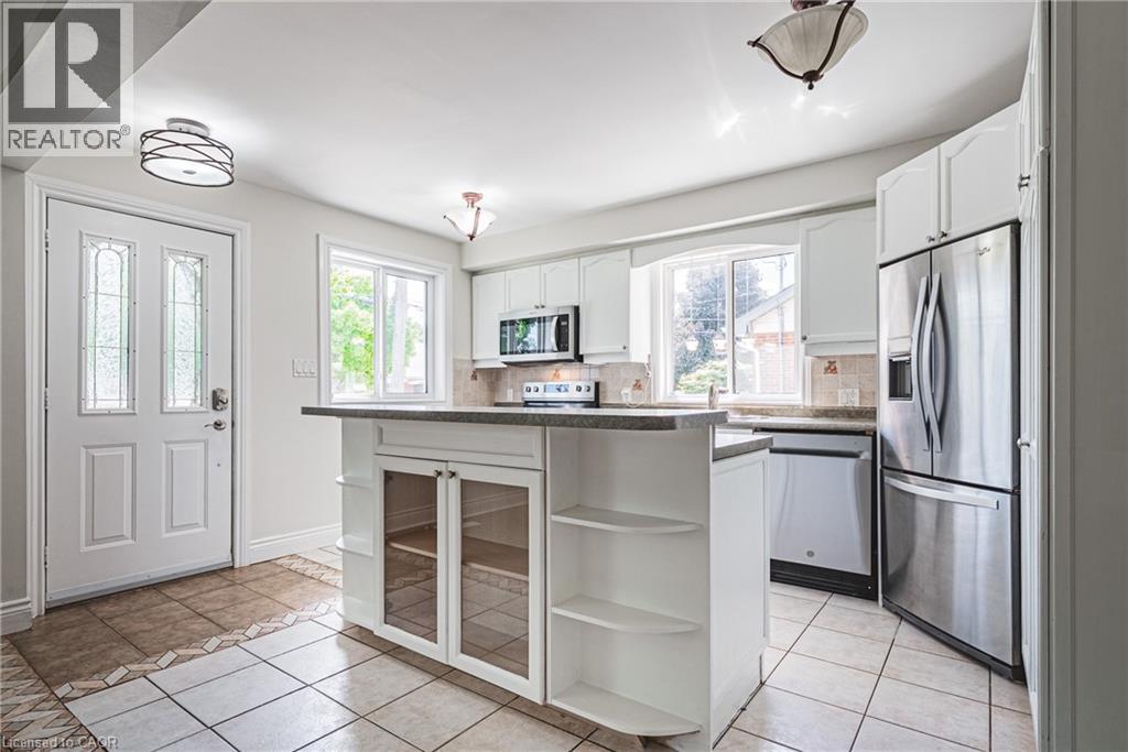 Photo 9 of 40 Wyngate Avenue, Hamilton ON
