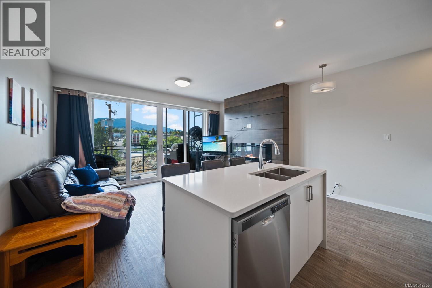 Photo 5 of 310 91 Chapel St, Nanaimo BC