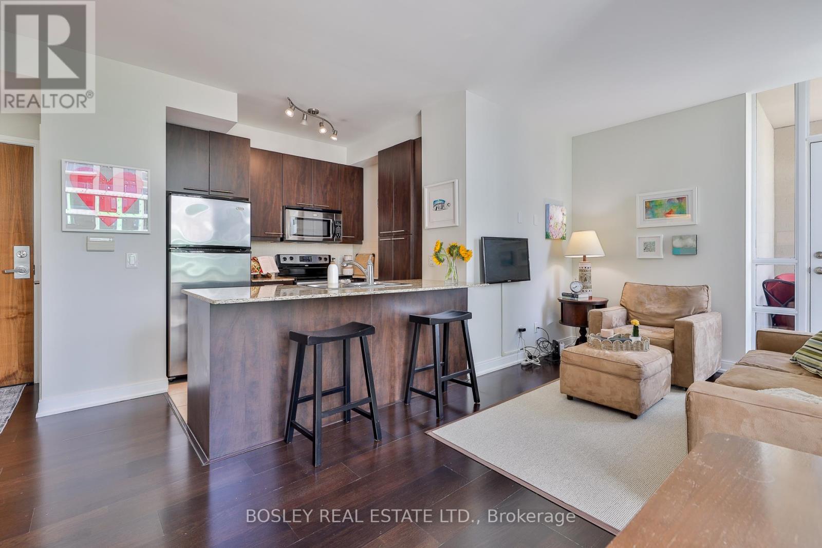 Photo 10 of 318 88 Broadway Avenue, Toronto ON