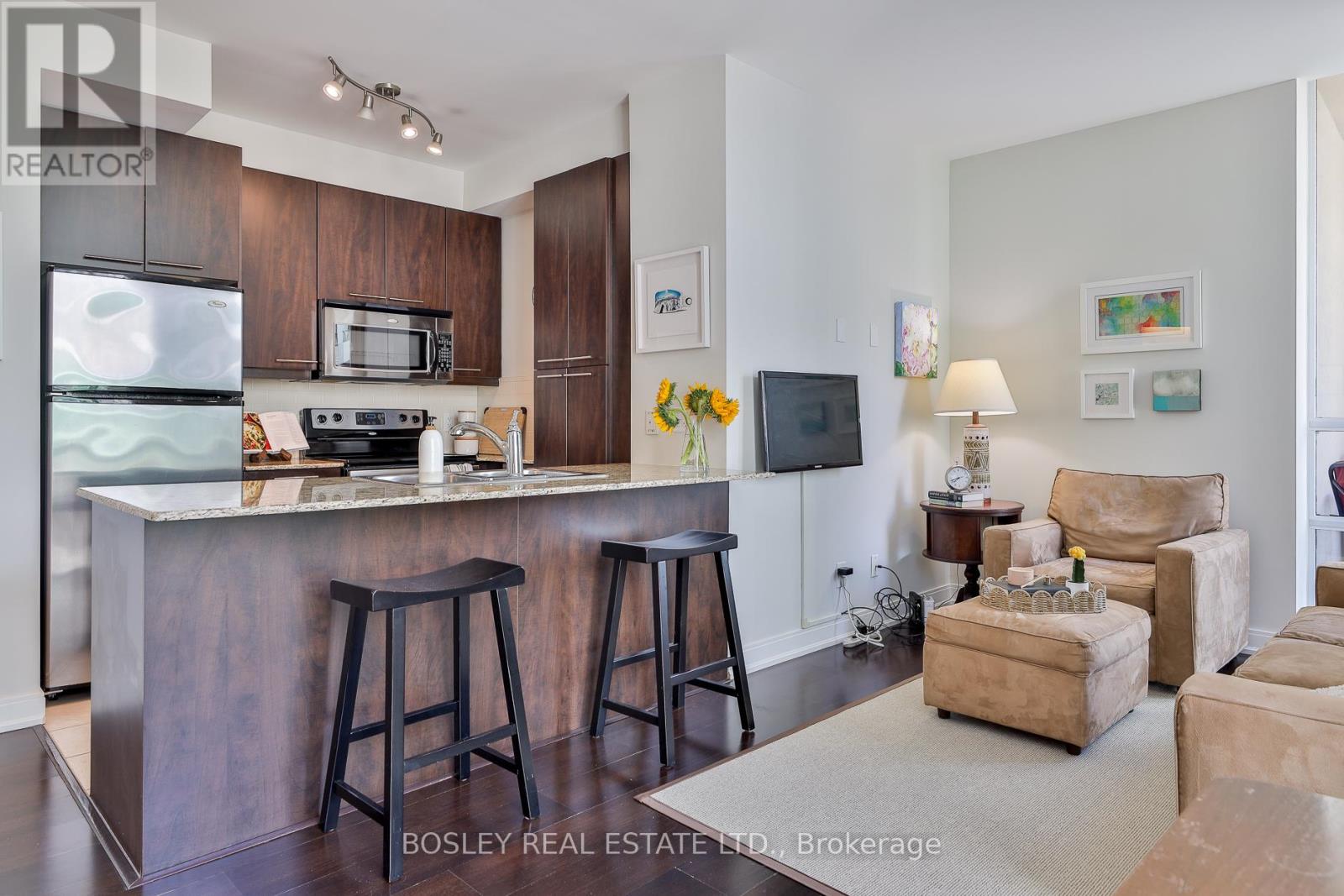 Photo 11 of 318 88 Broadway Avenue, Toronto ON