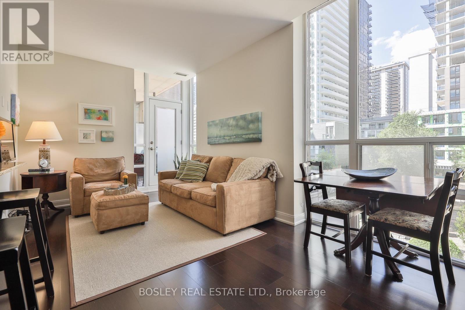 Photo 13 of 318 88 Broadway Avenue, Toronto ON