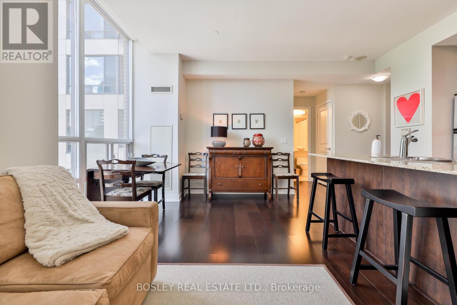 Photo 17 of 318 88 Broadway Avenue, Toronto ON