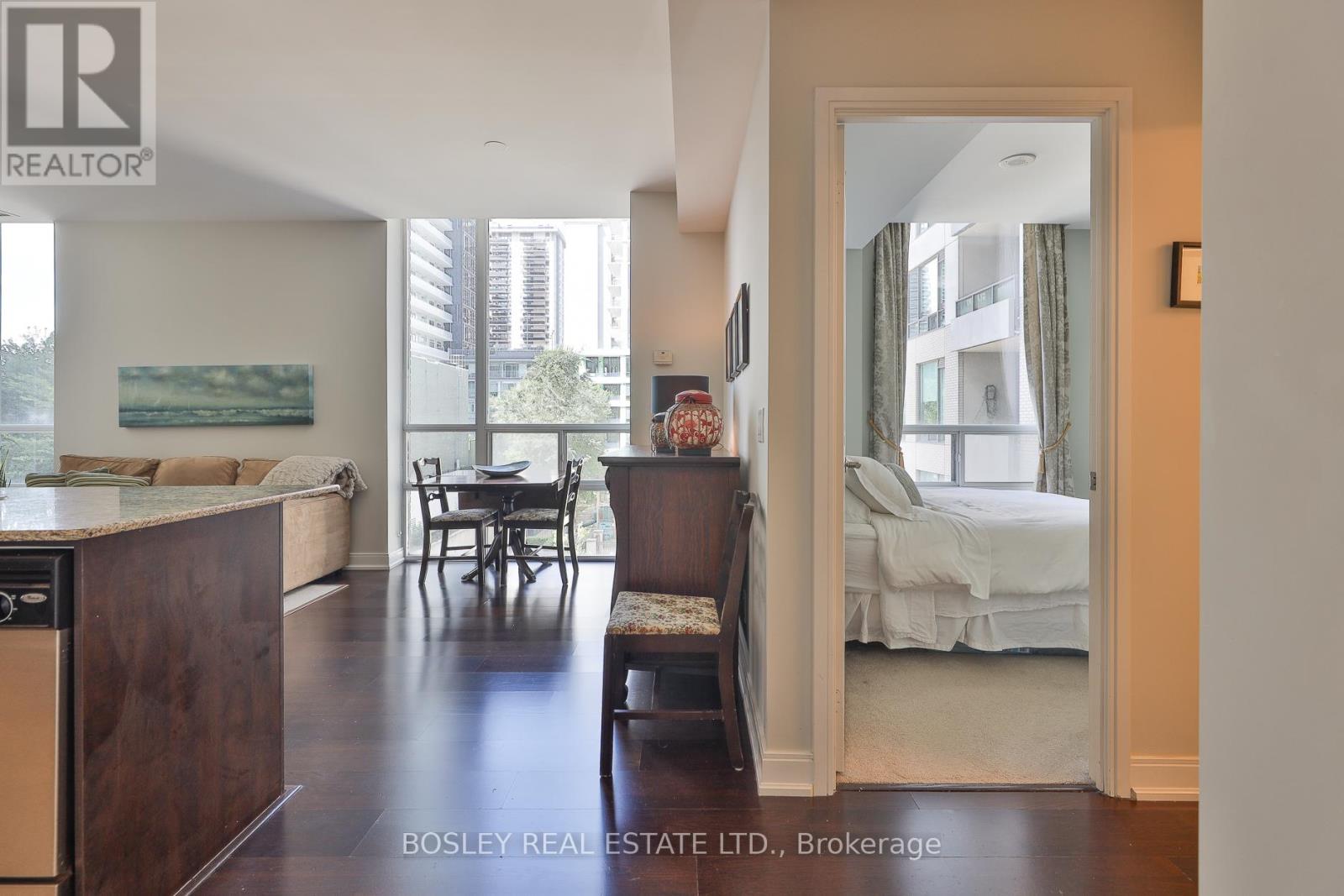 Photo 25 of 318 88 Broadway Avenue, Toronto ON